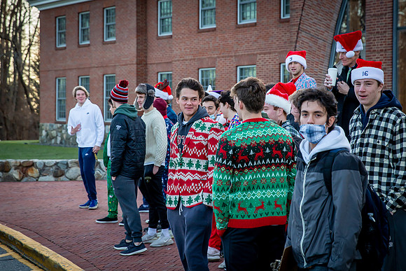 holiday21_handshake_jfess_4465