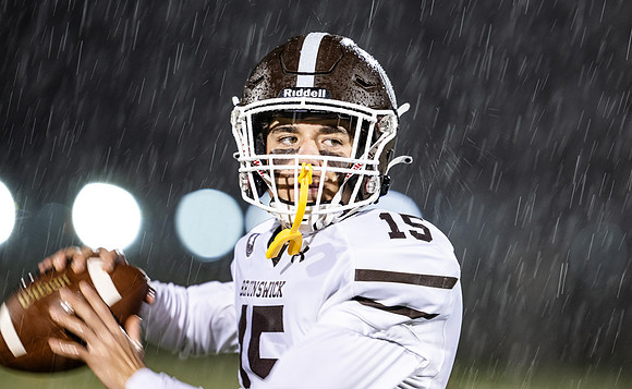 football_2022-11-11_dburns_9285