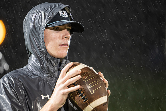 football_2022-11-11_dburns_9485