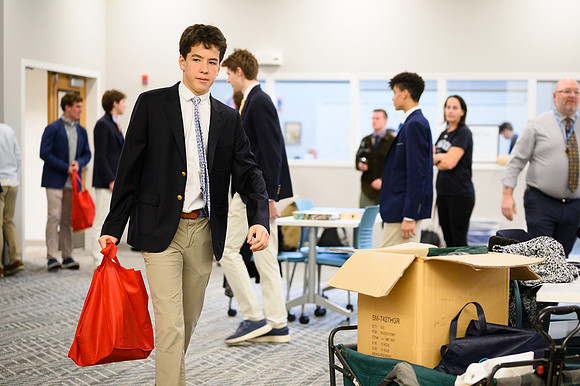 thanksgiving_fooddrive25_us_wkl1_5062