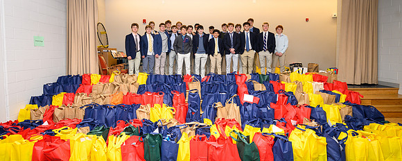 thanksgiving_fooddrive25_us_wkl1_5305