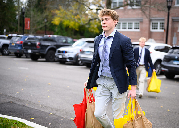 thanksgiving_fooddrive25_us_wkl1_5319