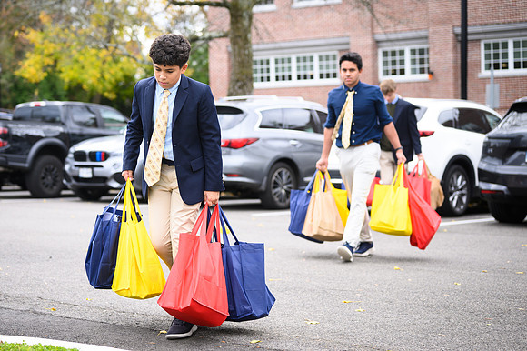 thanksgiving_fooddrive25_us_wkl1_5357