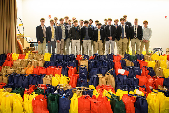 thanksgiving_fooddrive25_us_wkl2_5144