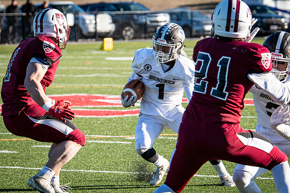 football_nepsac19_wkl5_3021