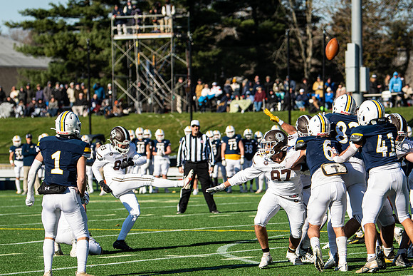 football_nepsac22_wkl2_5439