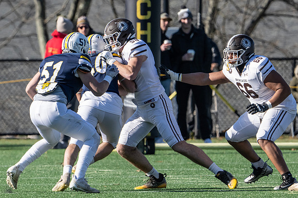 football_nepsac22_dburns1_2735