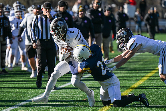 football_nepsac22_dburns2_2836