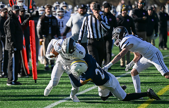 football_nepsac22_dburns2_2841