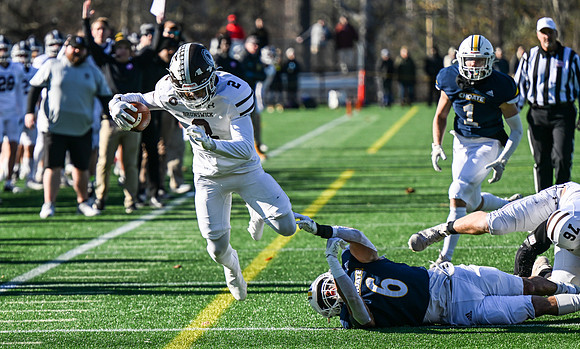 football_nepsac22_dburns2_2884