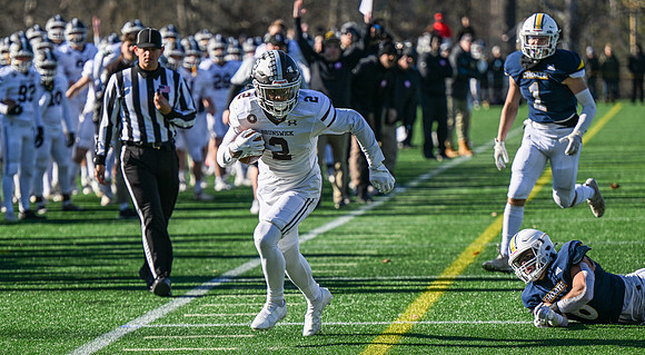 football_nepsac22_dburns2_2891