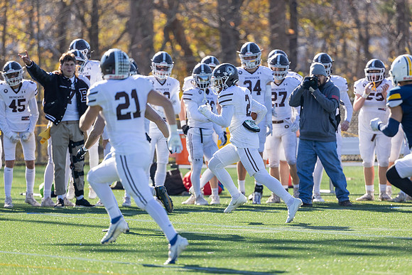 football_nepsac22_fg3_2420