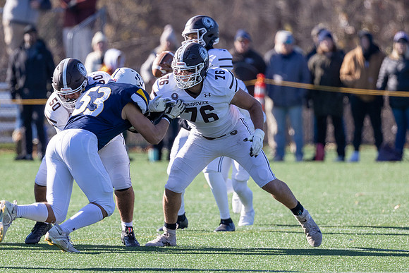 football_nepsac22_fg3_2429