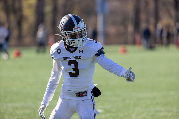 football_nepsac22_fg3_2436