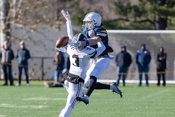 football_nepsac22_fg3_2454