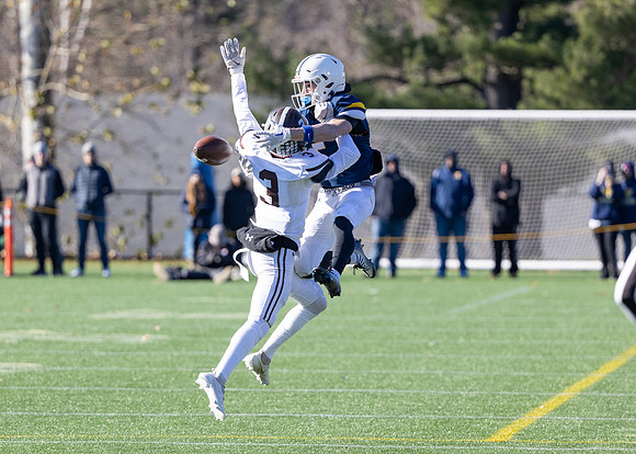football_nepsac22_fg3_2455