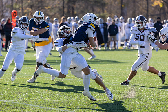 football_nepsac22_fg3_2546