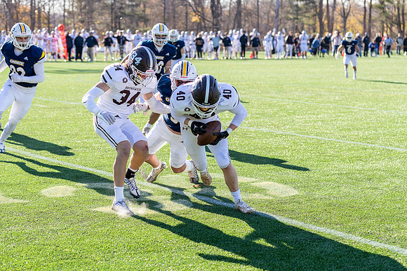 football_nepsac22_fg2_5095