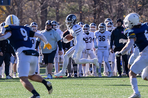 football_nepsac22_fg3_2570