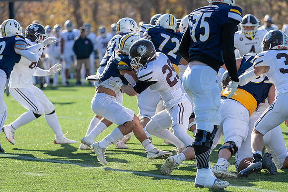football_nepsac22_fg2_5133