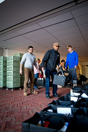 thanksgiving_fooddrive_us_mkras_0049