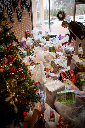 holidaygifts_us_jfess_4540