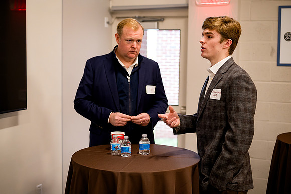careercenter_tablenetworking25_ah_0046