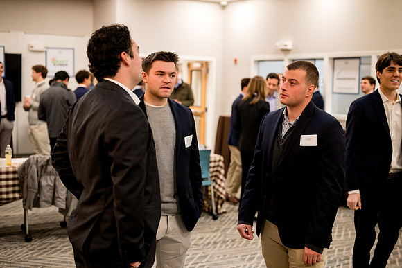 careercenter_tablenetworking25_ah_0077
