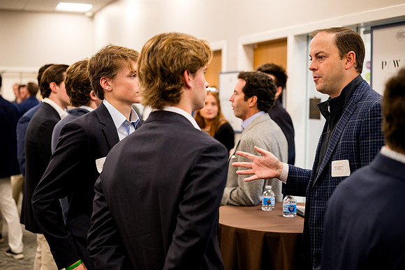careercenter_tablenetworking25_ah_0111