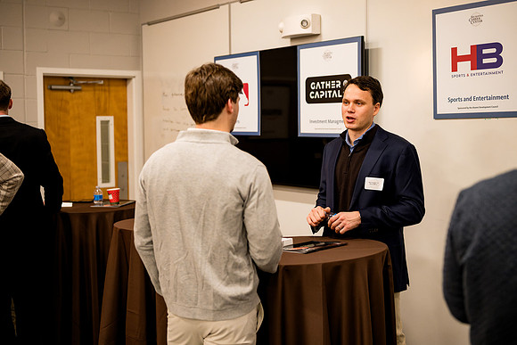 careercenter_tablenetworking25_ah_0127