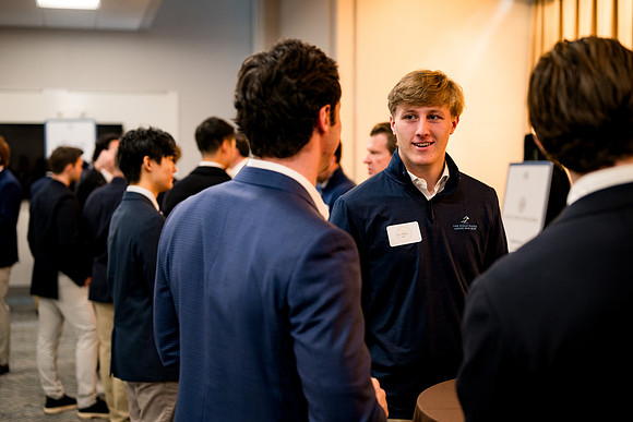 careercenter_tablenetworking25_ah_0167