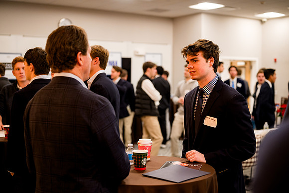 careercenter_tablenetworking25_ah_0226