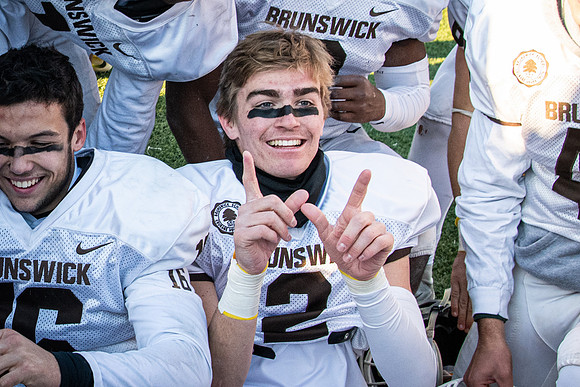 football_nepsac19_wkl8_2012