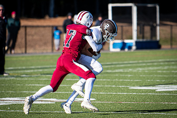 football_nepsac19_wkl8_1409