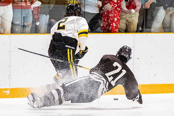 hockey_2022-12-10_dburns_7644