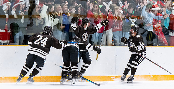 hockey_2022-12-10_dburns_8094