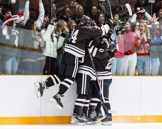 hockey_2022-12-10_dburns_8095
