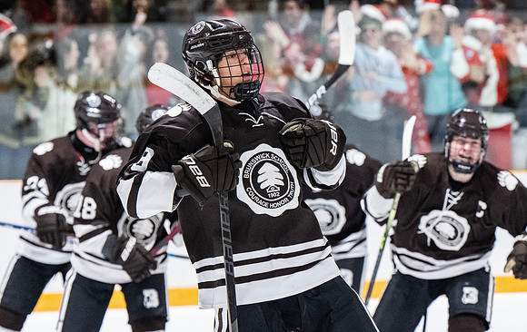 hockey_2022-12-10_dburns_8408
