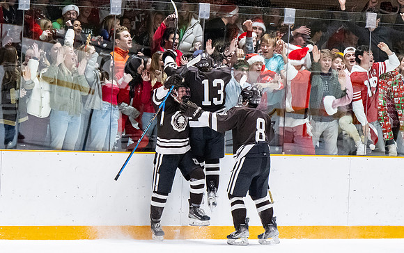 hockey_2022-12-10_dburns_8614