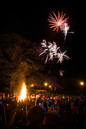 hc15_bonfireworks15_wkl_3384
