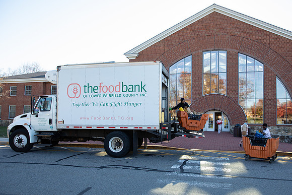 thanksgiving21_fooddrive_ls_gh_0032