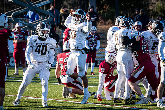 football_nepsac19_wkl5_3221