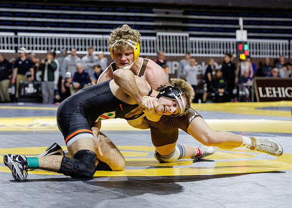 wrestling_natl26_fg1_6989b