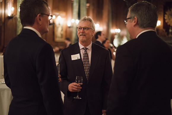 alumni_holidayparty15_25mb_jk_4294
