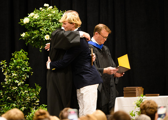 graduation25_diploma_wkl1_5248