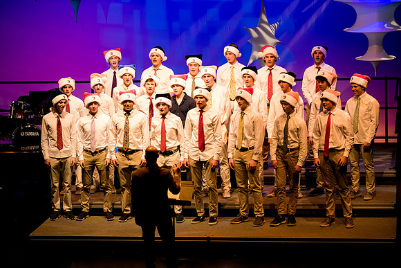 holidayconcert22_us_ah_0056
