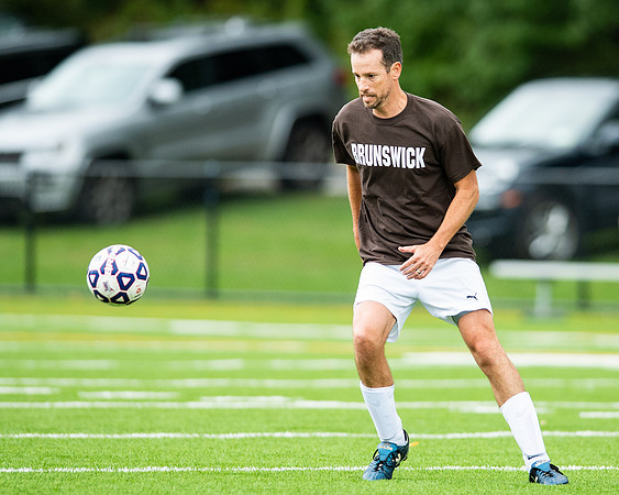 hc18_alumni_soccer_dburns_5039