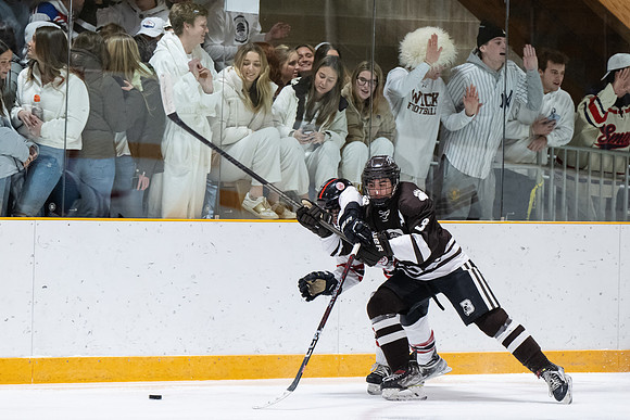 hockey_2023-02-03_dburns_0156b