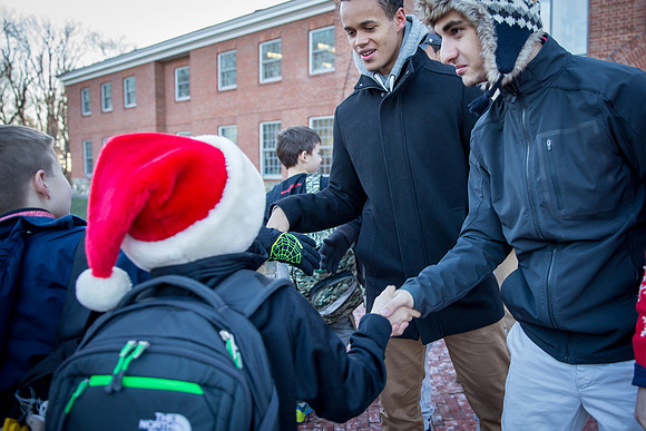 holiday_handshake16_jfess__4768