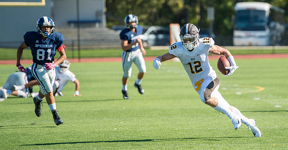 football_2017-09-23_dburns_6451